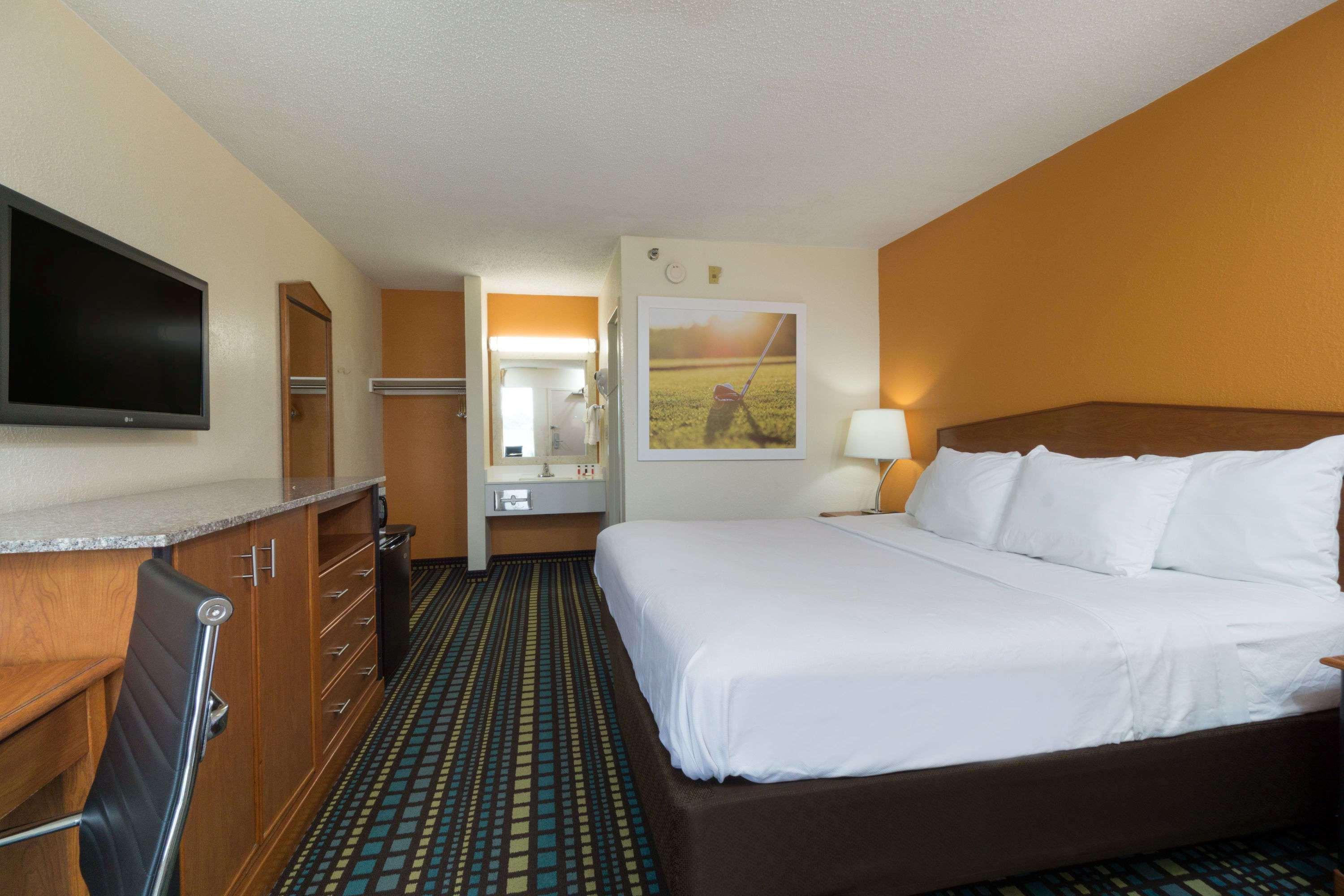 Days Inn By Wyndham Florence Cincinnati Area Exterior foto